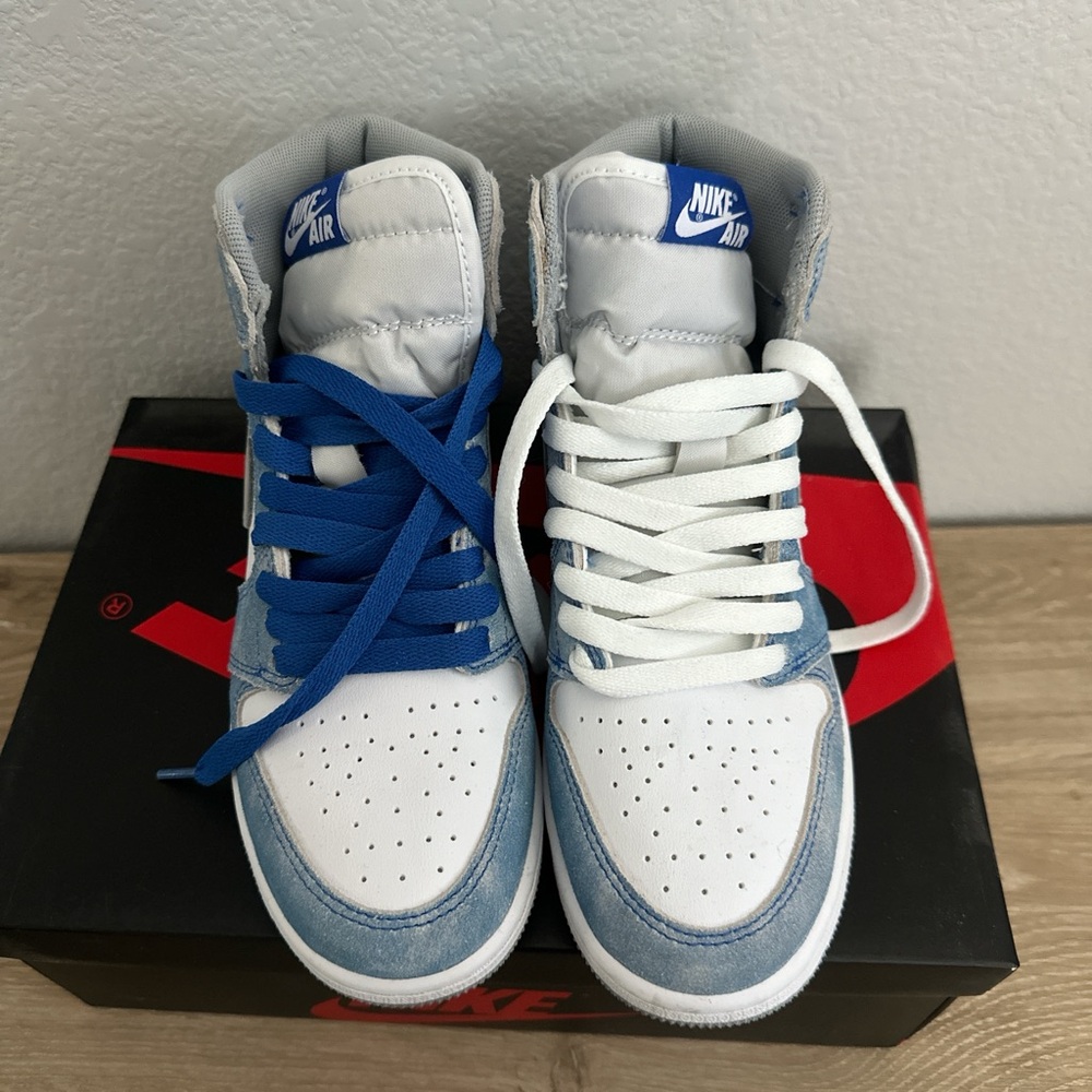 Jordan 1 Hyper Royals - image 1
